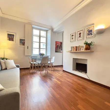 Comfort Zone-charming, Quiet, Historic Center Apartment