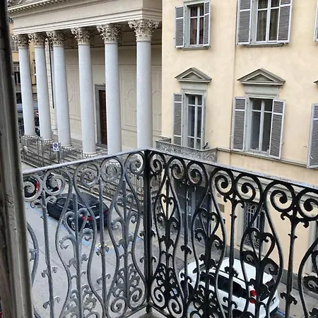 Comfort Zone-charming, Quiet, Historic Center Apartment