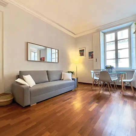 Comfort Zone-charming, Quiet, Historic Center Apartment Turin
