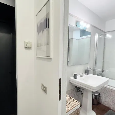 Comfort Zone-charming, Quiet, Historic Center * Turim