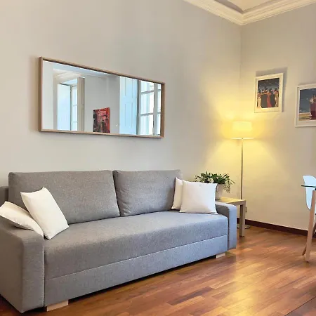 Comfort Zone-charming, Quiet, Historic Center Apartment